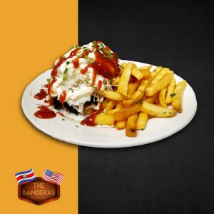 Tacos ticos / Beef tacos with cabbage and sauce